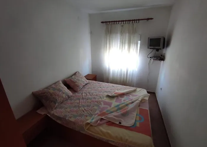 Appartamento With Parking Space - Cuskijas, Novigrad - 24025 Pridraga